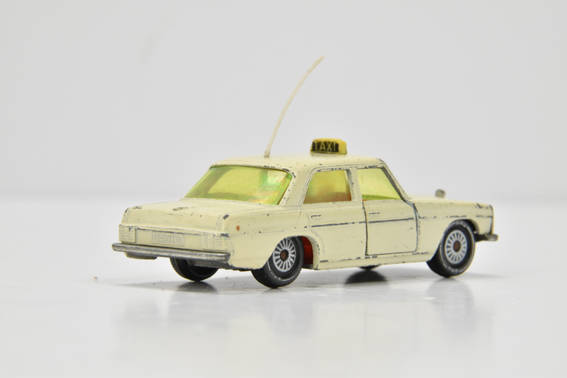 Illustration for article titled Ohio Toy Show Finds -- Awesome finds for only $1